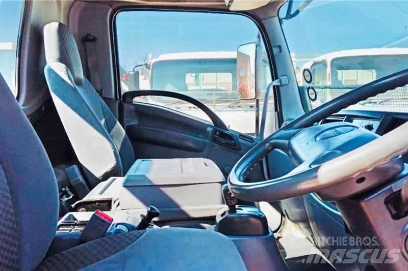 Isuzu FRR 600 AMT Egyéb