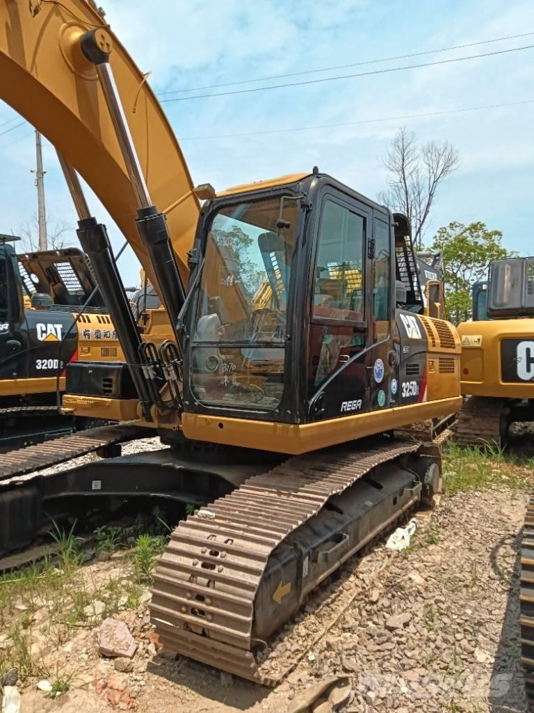 CAT 325 D Lánctalpas kotrók