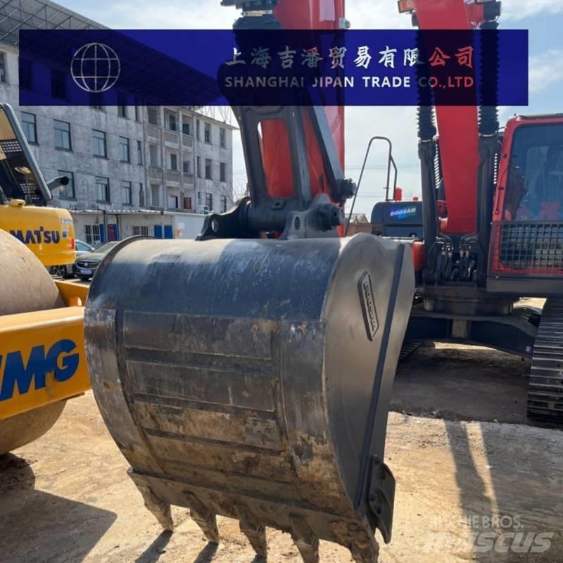 Doosan DX 225 Lánctalpas kotrók