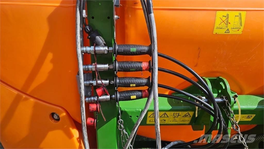 Amazone UF 901 Vontatott trágyaszórók