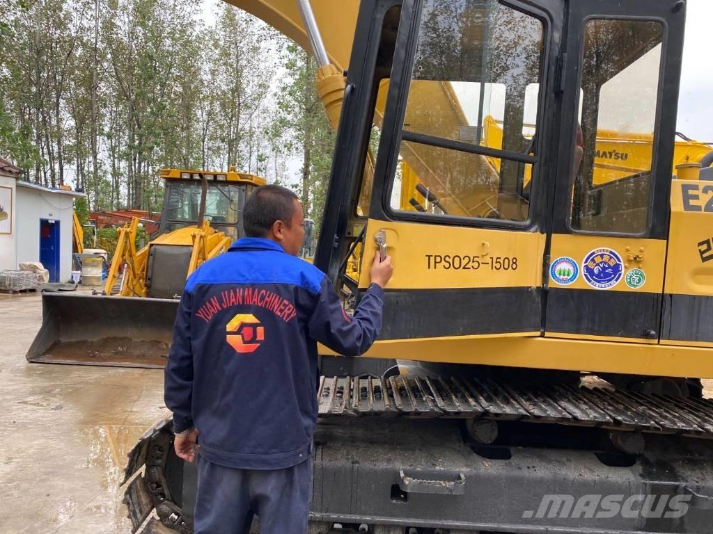 CAT E 200 B Lánctalpas kotrók