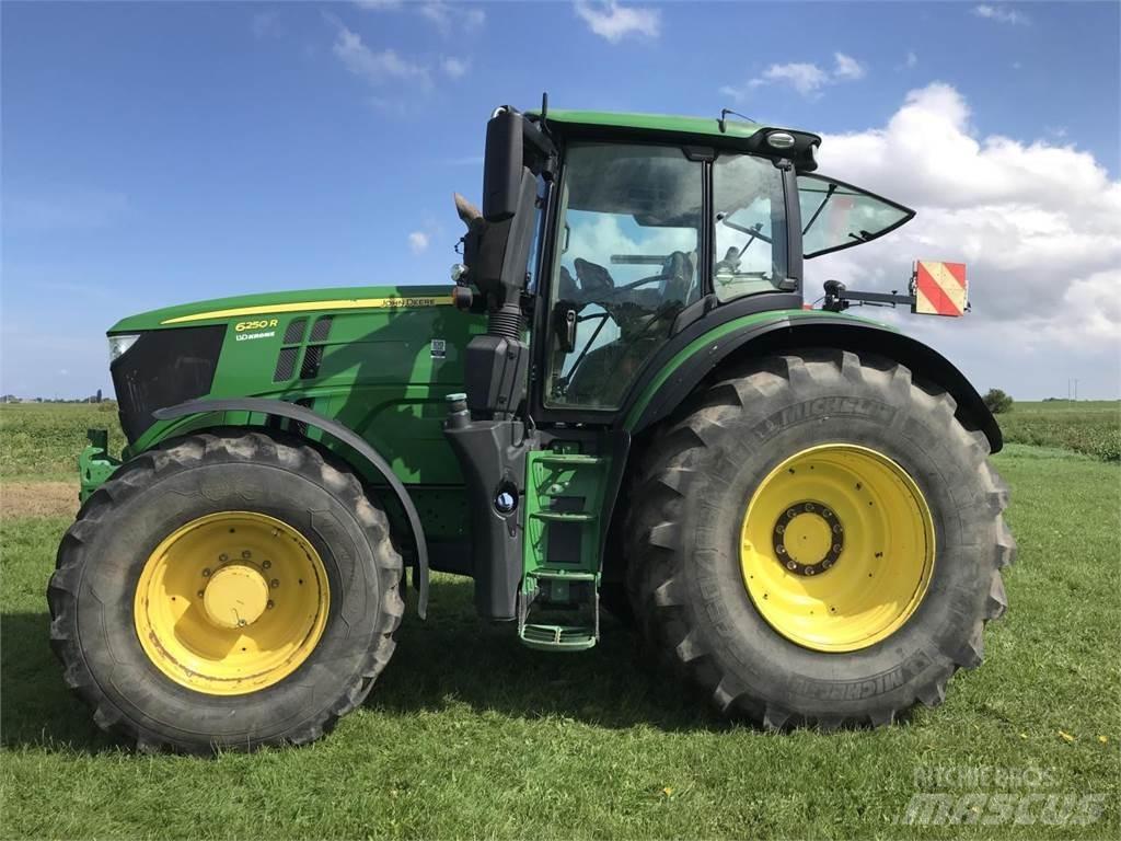 John Deere 6250R Traktorok