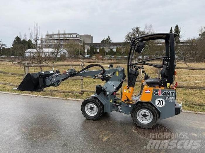 GiANT G1100 Gumikerekes homlokrakodók