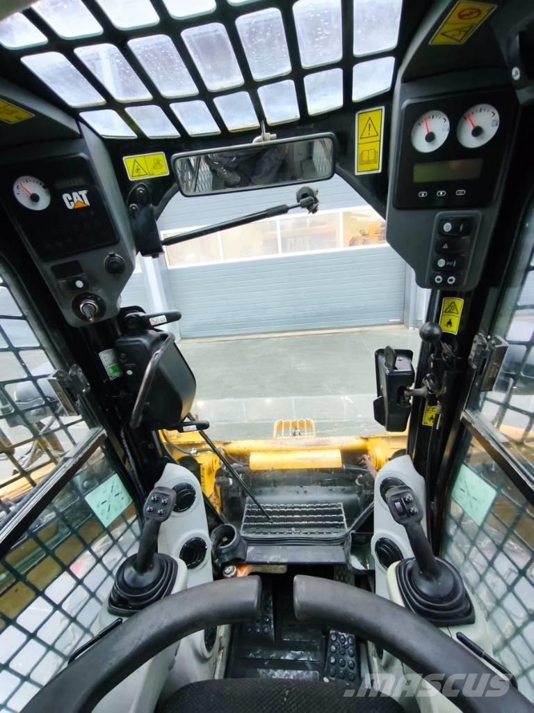 CAT 262 C Mini homlokrakodók