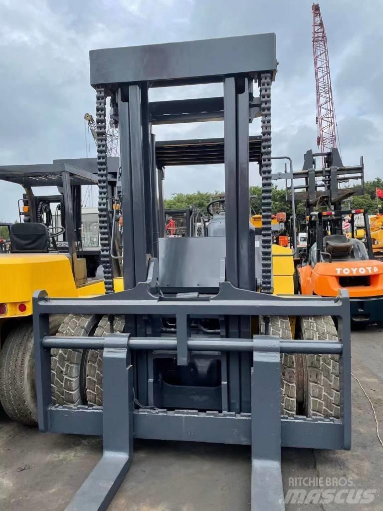 Komatsu 20 Ton Dízel targoncák