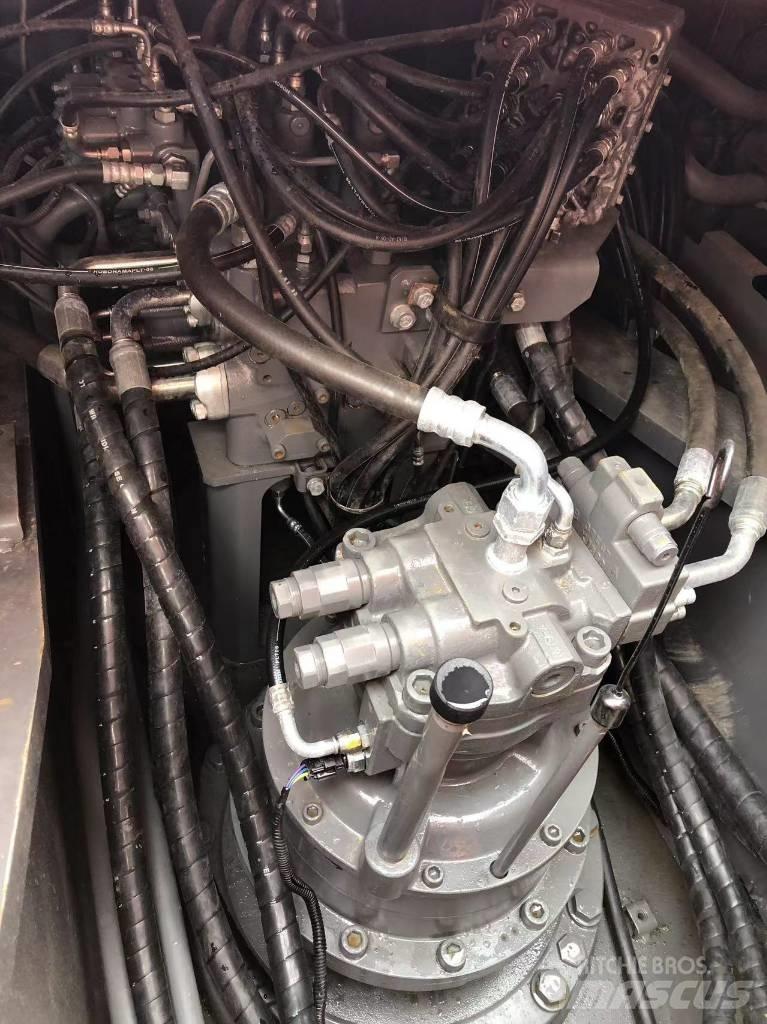 Hitachi 240 Lánctalpas kotrók