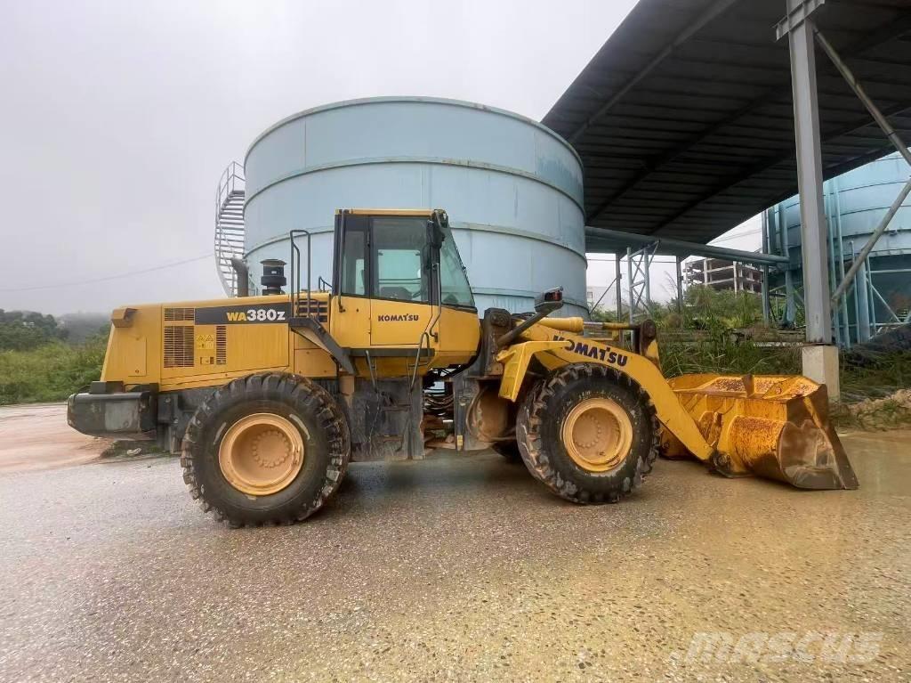 Komatsu WA 380Z-6 Gumikerekes homlokrakodók