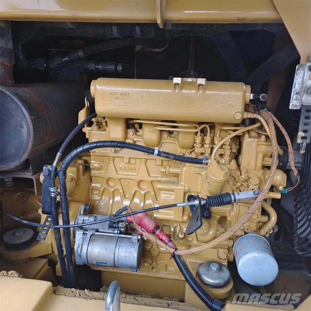 CAT 306 Mini kotrók < 7t