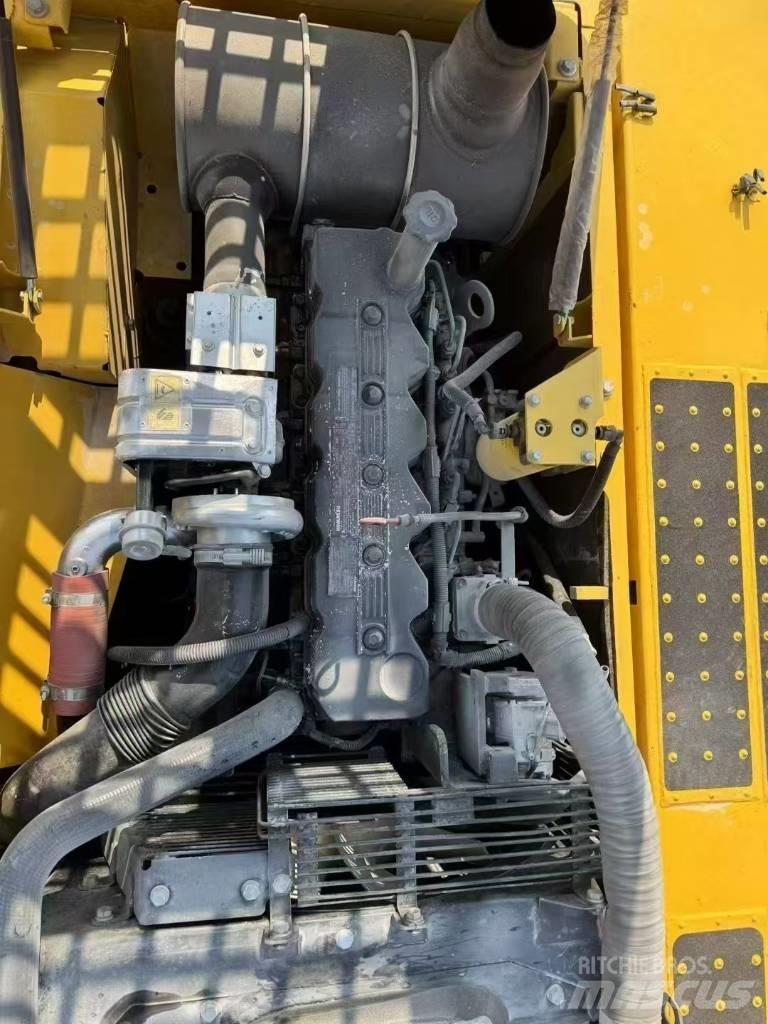Komatsu 220-8 Lánctalpas kotrók
