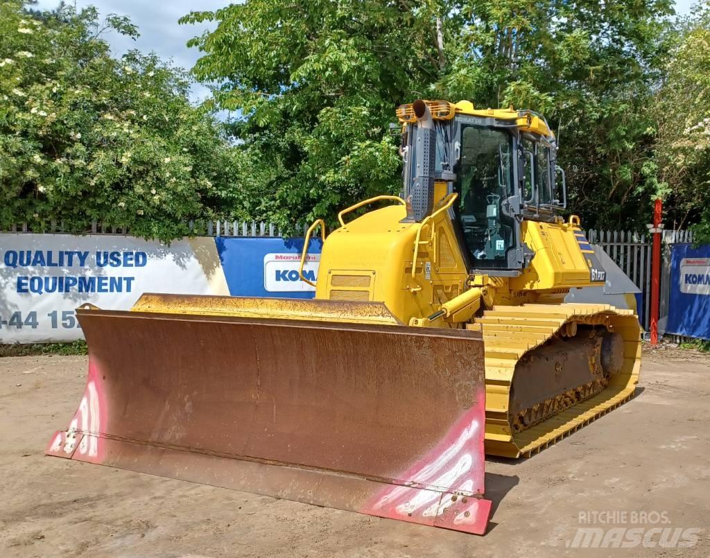 Komatsu D61PXi-24E0 lánctalpas dózerek