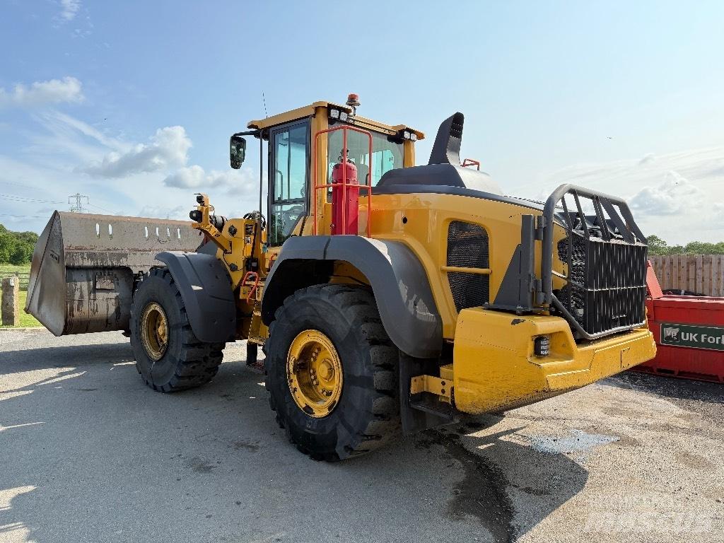 Volvo L 120 H Gumikerekes homlokrakodók