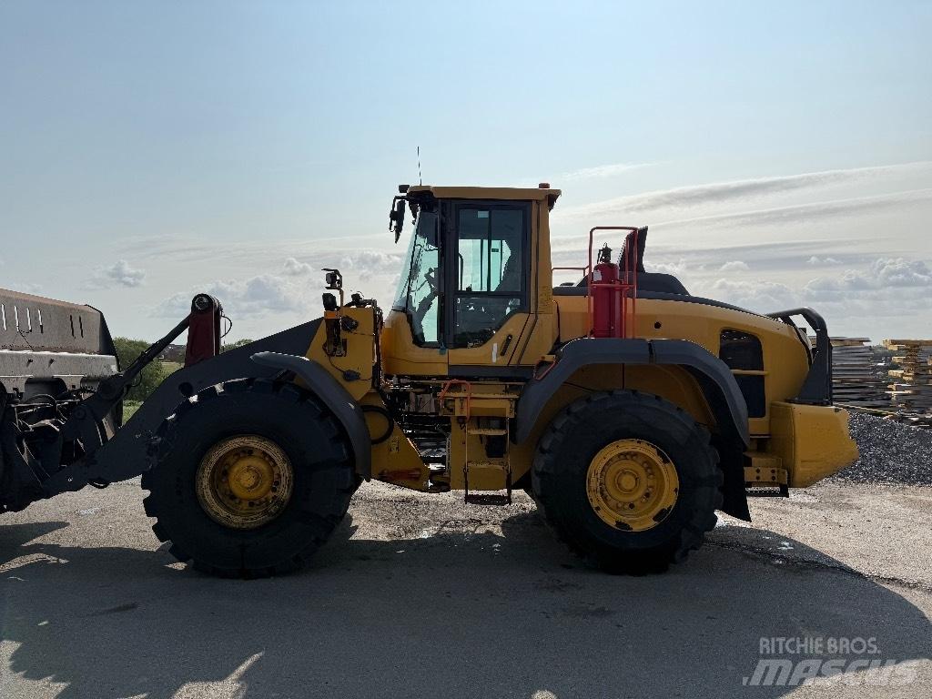 Volvo L 120 H Gumikerekes homlokrakodók