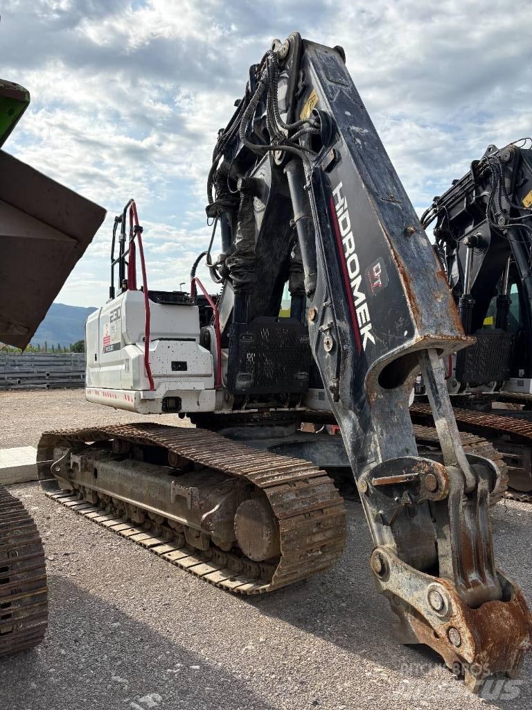 Hidromek 230 LC TX Bontásra használt kotrók