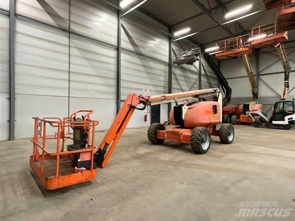 JLG 600 AJ Karos emelők