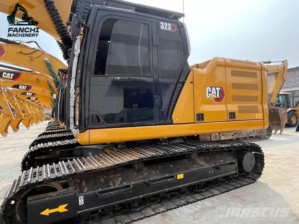 CAT 323 Lánctalpas kotrók