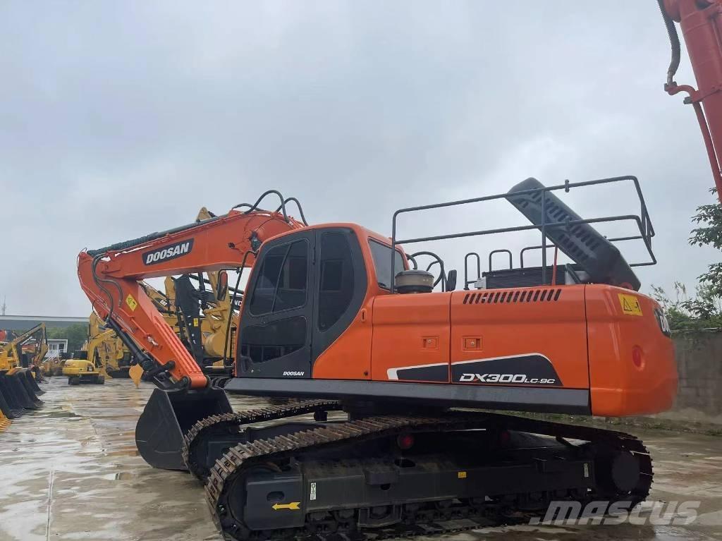 Doosan DX 300 LC Lánctalpas kotrók