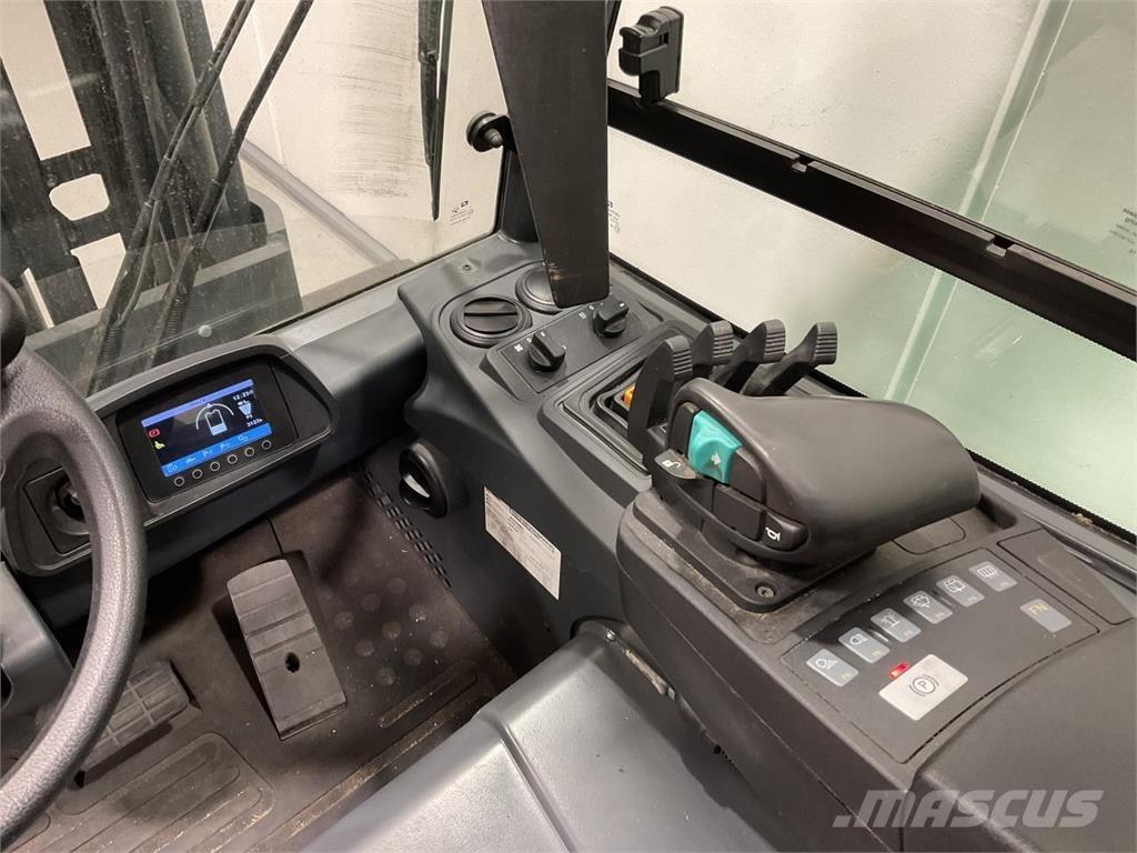 Mitsubishi FB40S-2 Elektromos targoncák