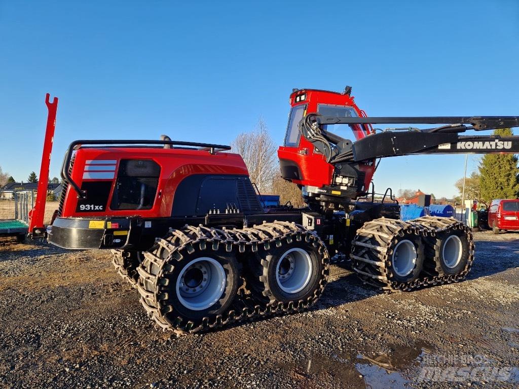 Komatsu 931XC Betakarítók