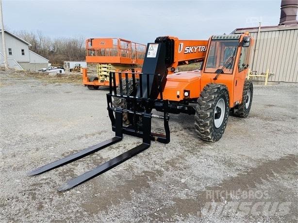 SkyTrak 8042 Teleszkópos rakodók