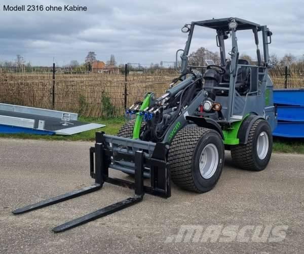 WCM L2316 und L2416 Homlokrakodók és kotrók