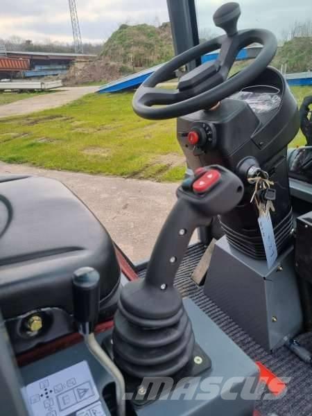 WCM L2316 und L2416 Homlokrakodók és kotrók