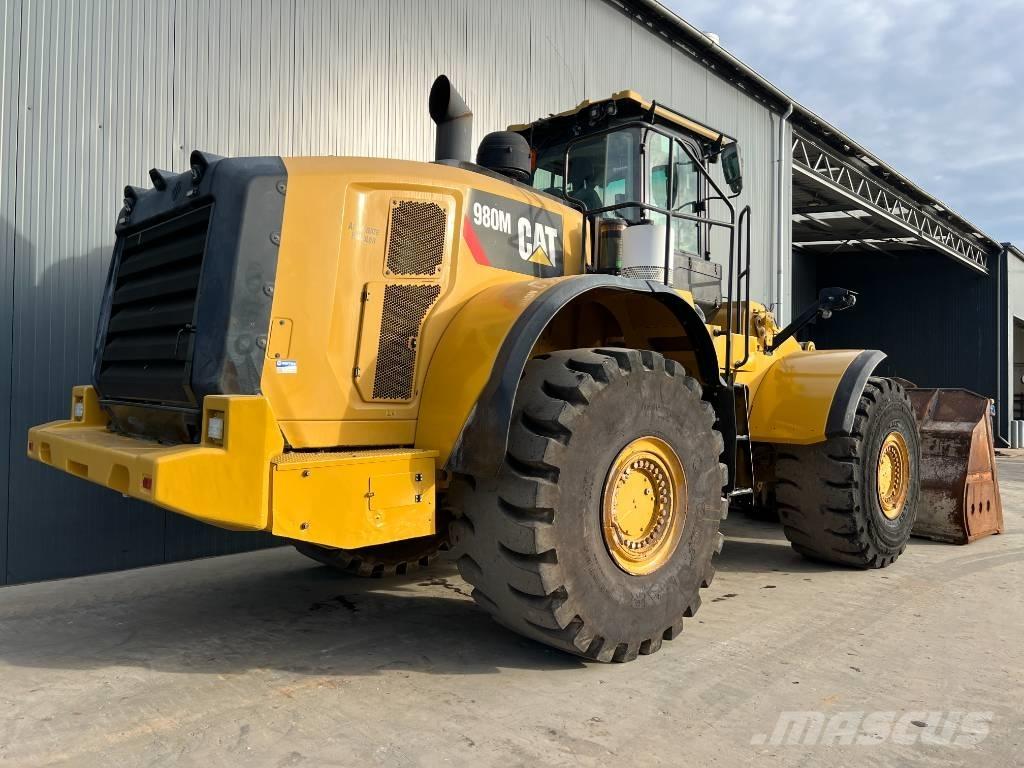 CAT 980M Gumikerekes homlokrakodók