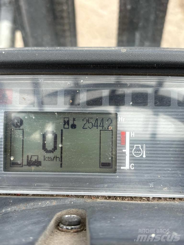 CAT DP 25 NT Dízel targoncák