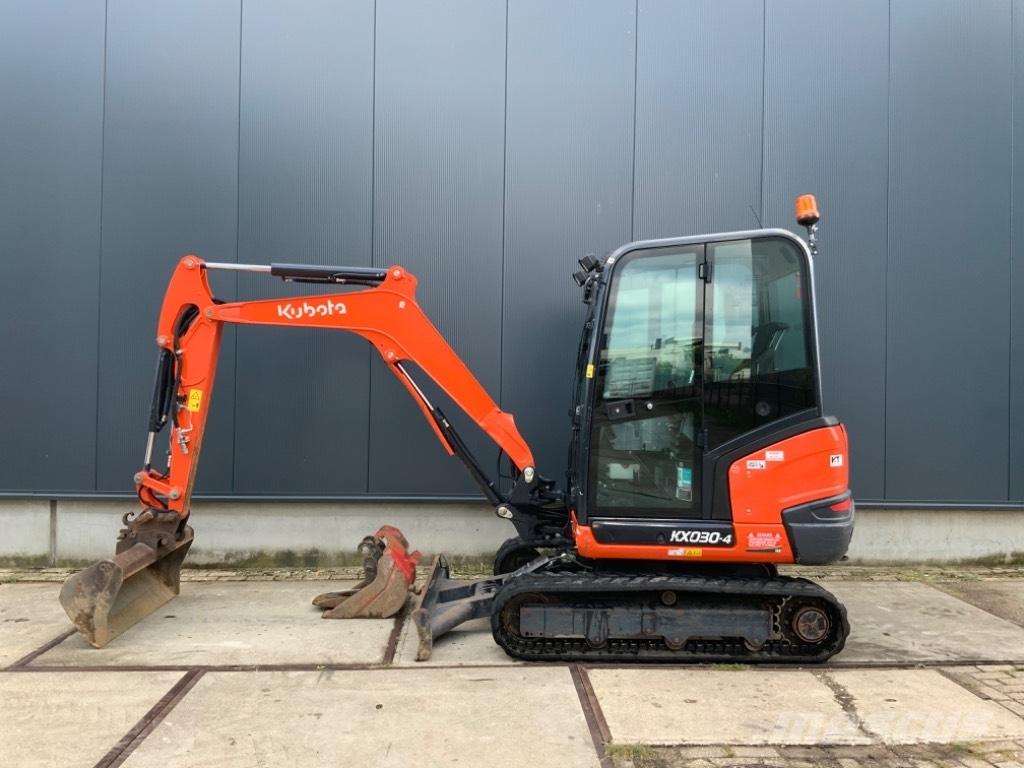 Kubota KX 030-4 Mini kotrók < 7t