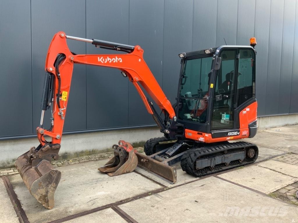 Kubota KX 030-4 Mini kotrók < 7t