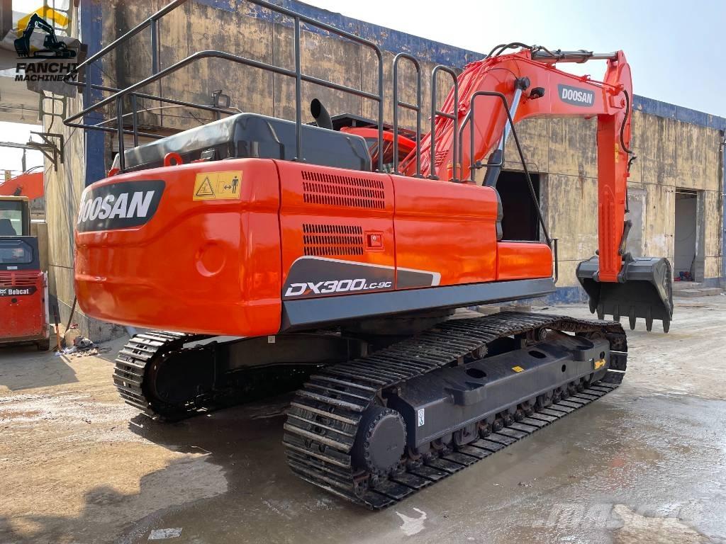Doosan DX 300 LCA Lánctalpas kotrók