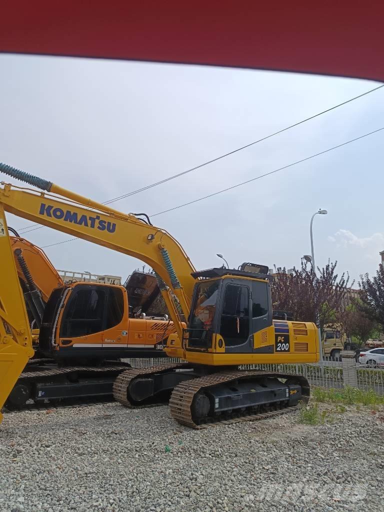 Komatsu PC 200 Lánctalpas kotrók