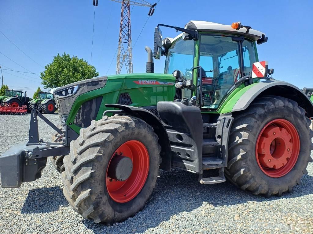 Fendt 933 Vario Traktorok