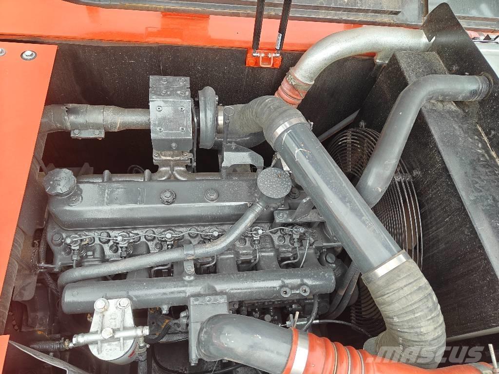 Doosan 225 LCA Lánctalpas kotrók