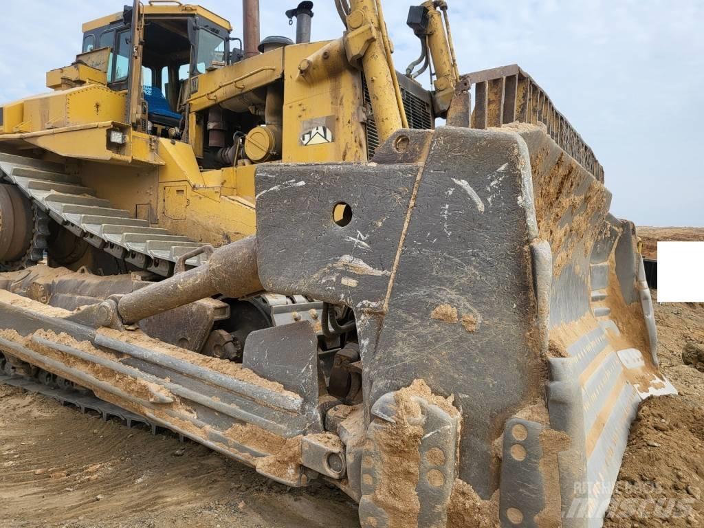 CAT D11N lánctalpas dózerek