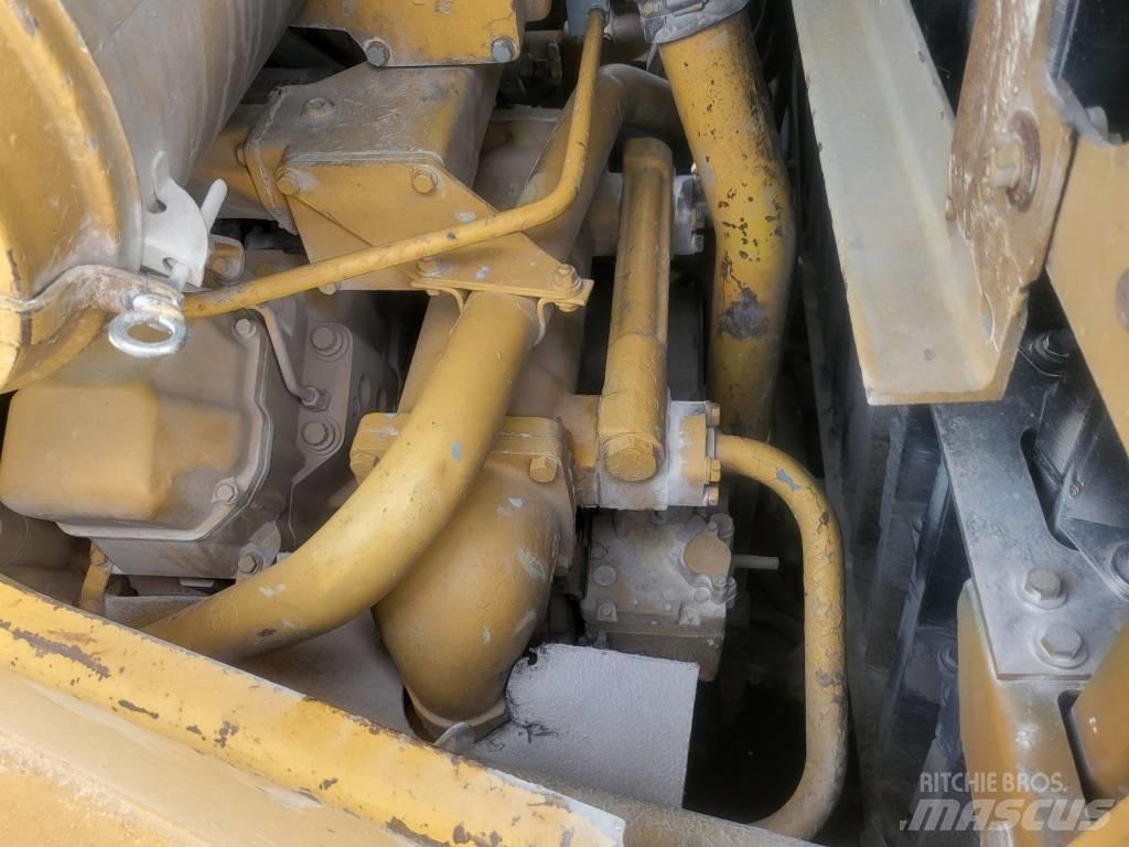 CAT D11N lánctalpas dózerek