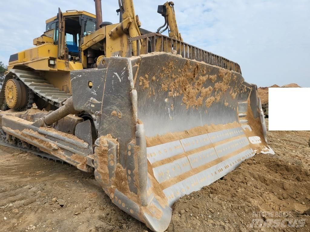 CAT D11N lánctalpas dózerek
