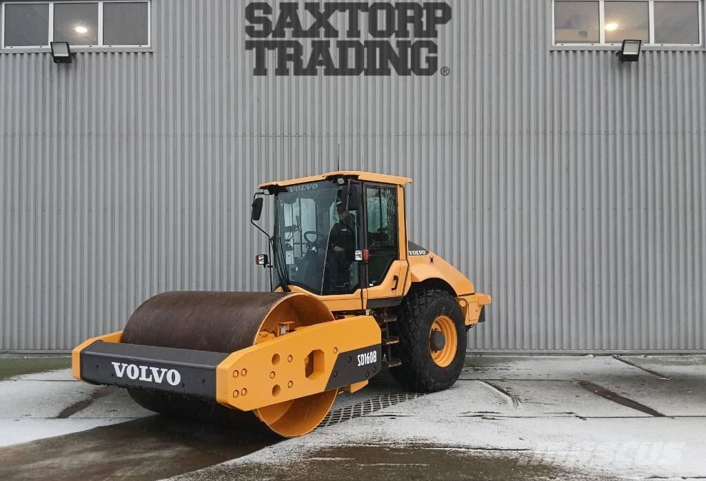 Volvo SD160 B, Vält Pneumatikus kerekes hengerek