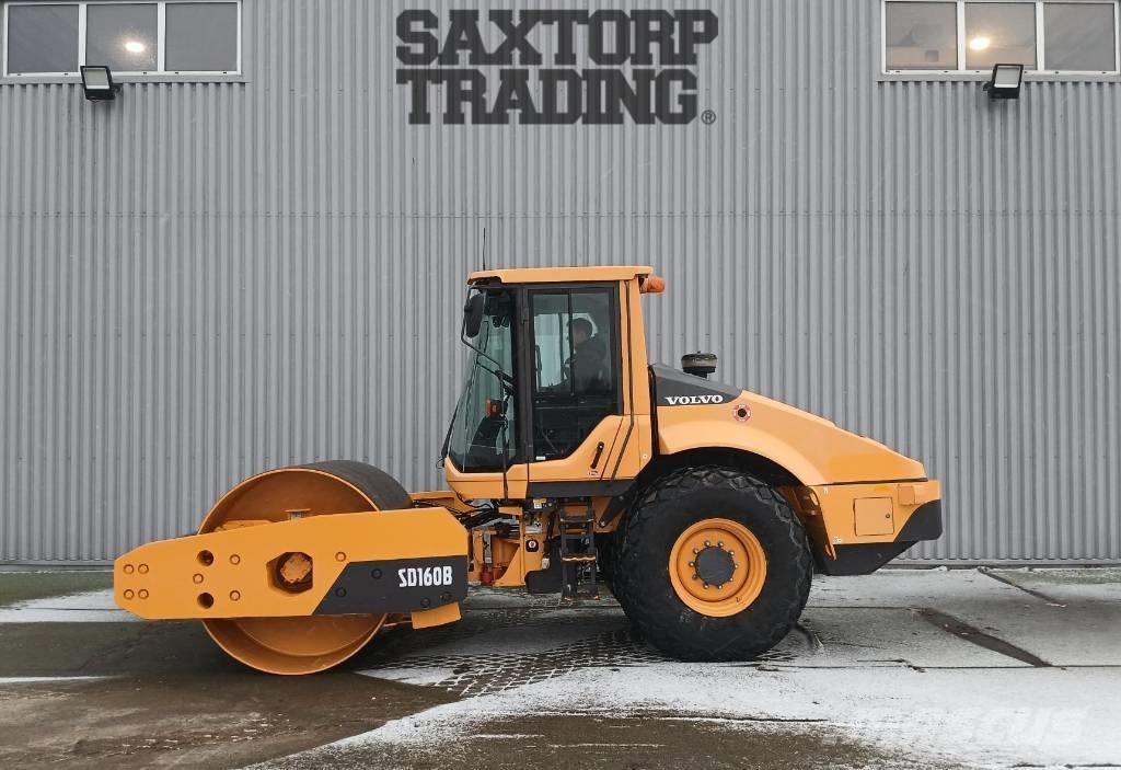 Volvo SD160 B, Vält Pneumatikus kerekes hengerek