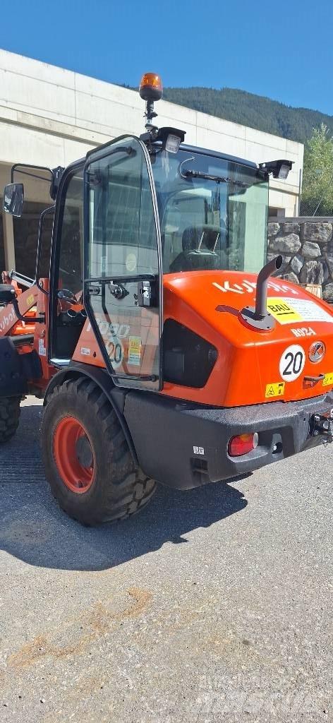 Kubota R 090 Gumikerekes homlokrakodók