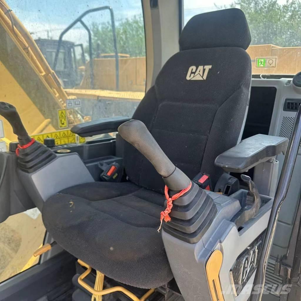 CAT 330 Lánctalpas kotrók