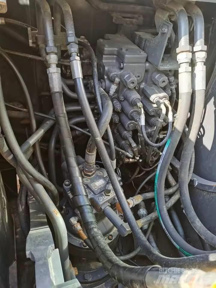 Sumitomo SH 130-6 Lánctalpas kotrók