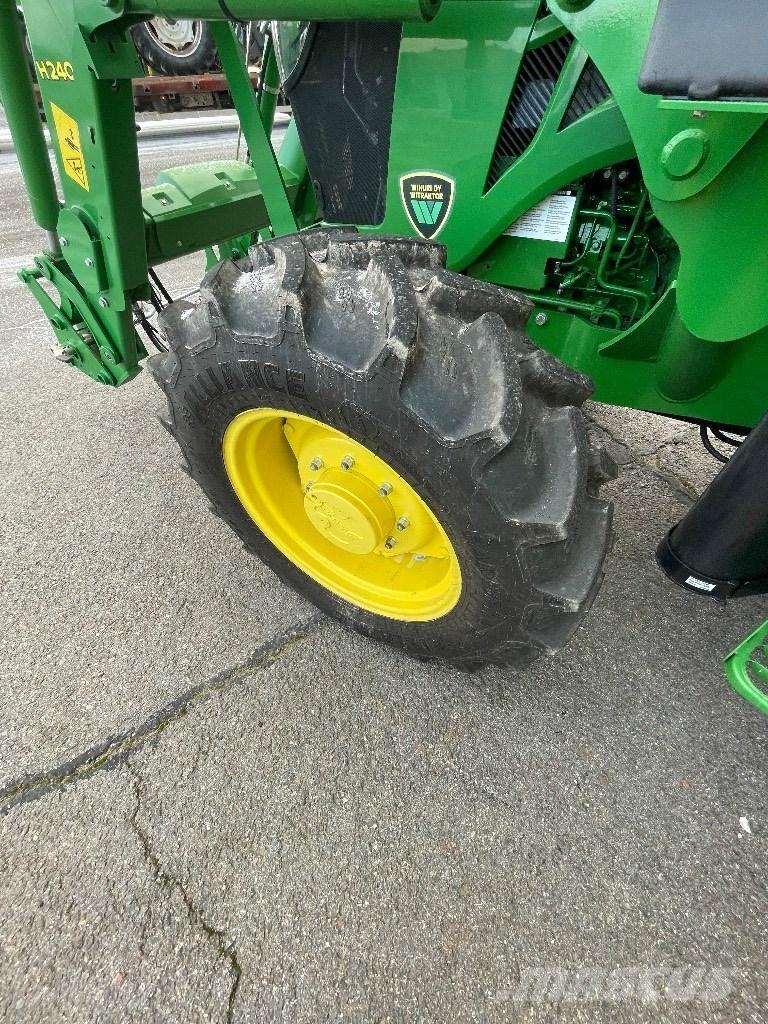 John Deere 5075 E Traktorok