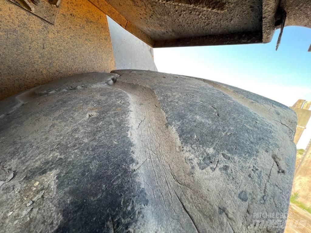 Volvo L 150 E Gumikerekes homlokrakodók