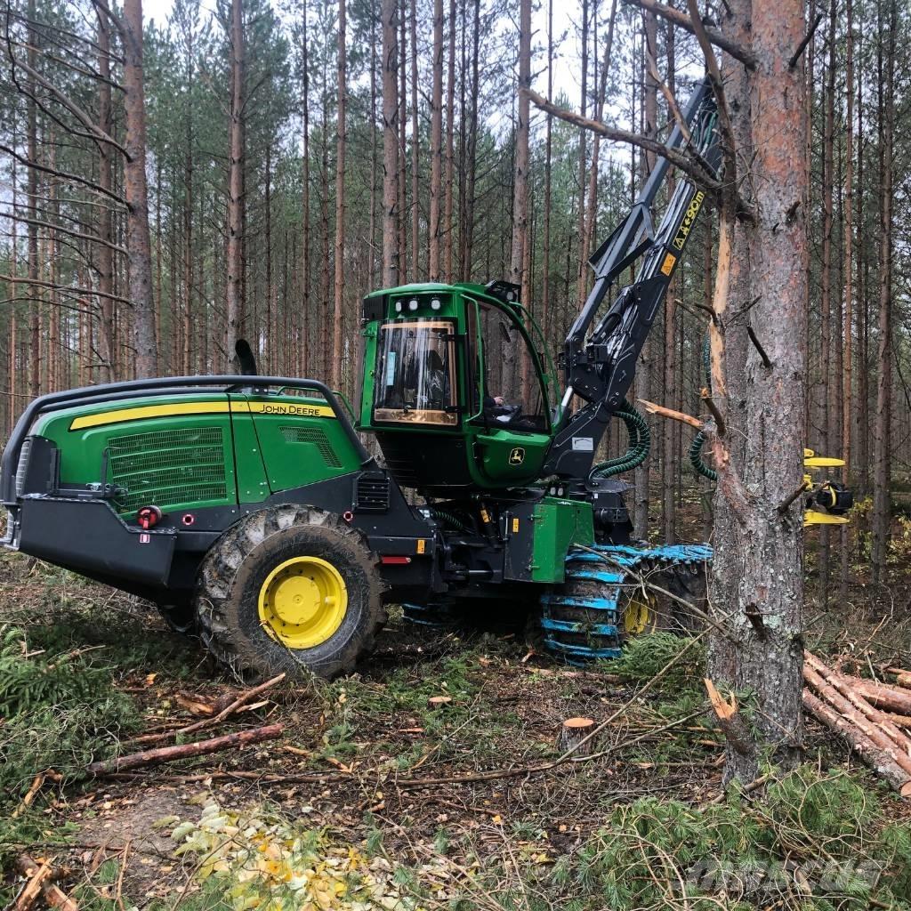 John Deere 1070 G Betakarítók