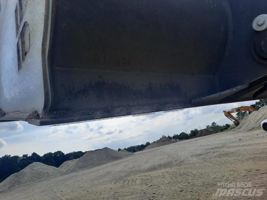 Doosan DL420-7 Gumikerekes homlokrakodók