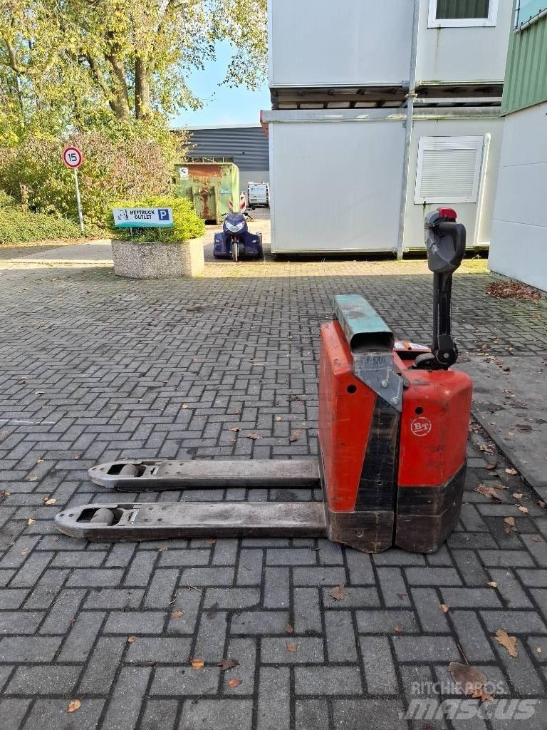 BT LWE200 Alacsony emelőkocsi