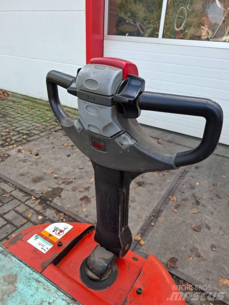 BT LWE200 Alacsony emelőkocsi