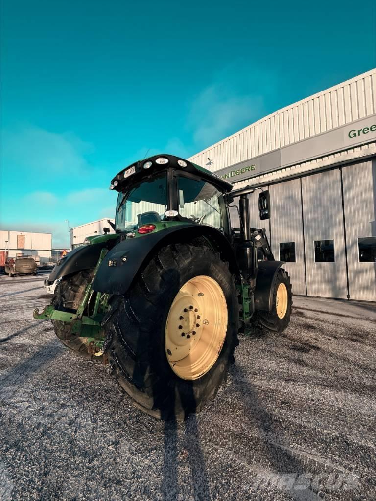 John Deere 6215R AP Traktorok