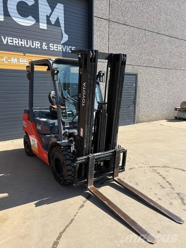 Toyota 8 FDF 25 Dízel targoncák