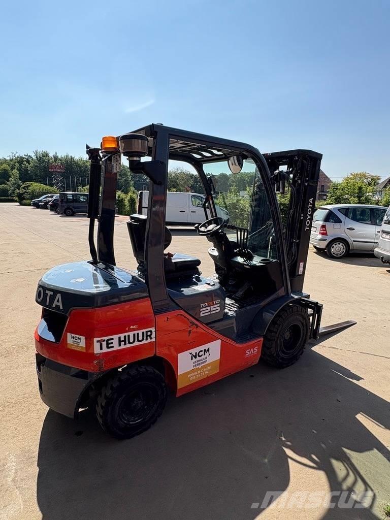 Toyota 8 FDF 25 Dízel targoncák